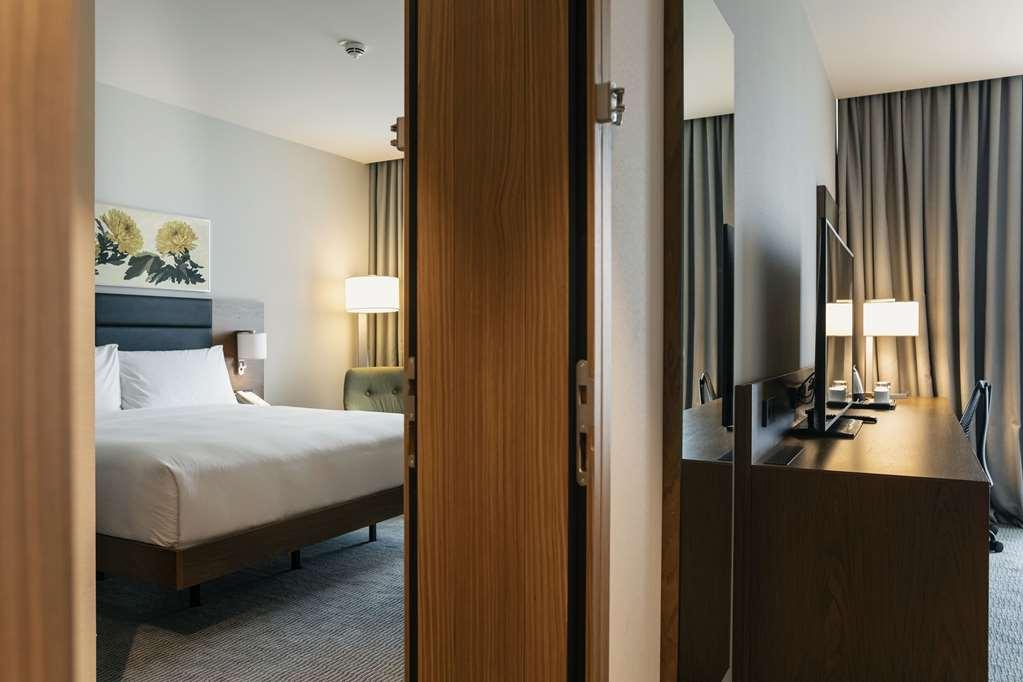 Hilton Garden Inn Tbilisi Chavchavadze Værelse billede