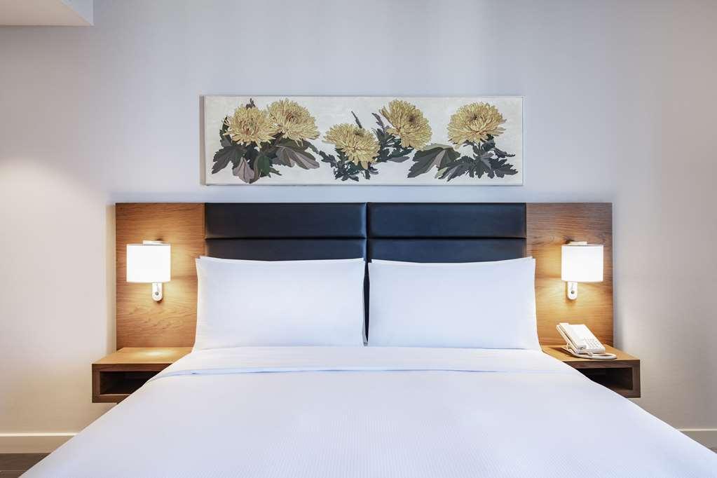 Hilton Garden Inn Tbilisi Chavchavadze Værelse billede