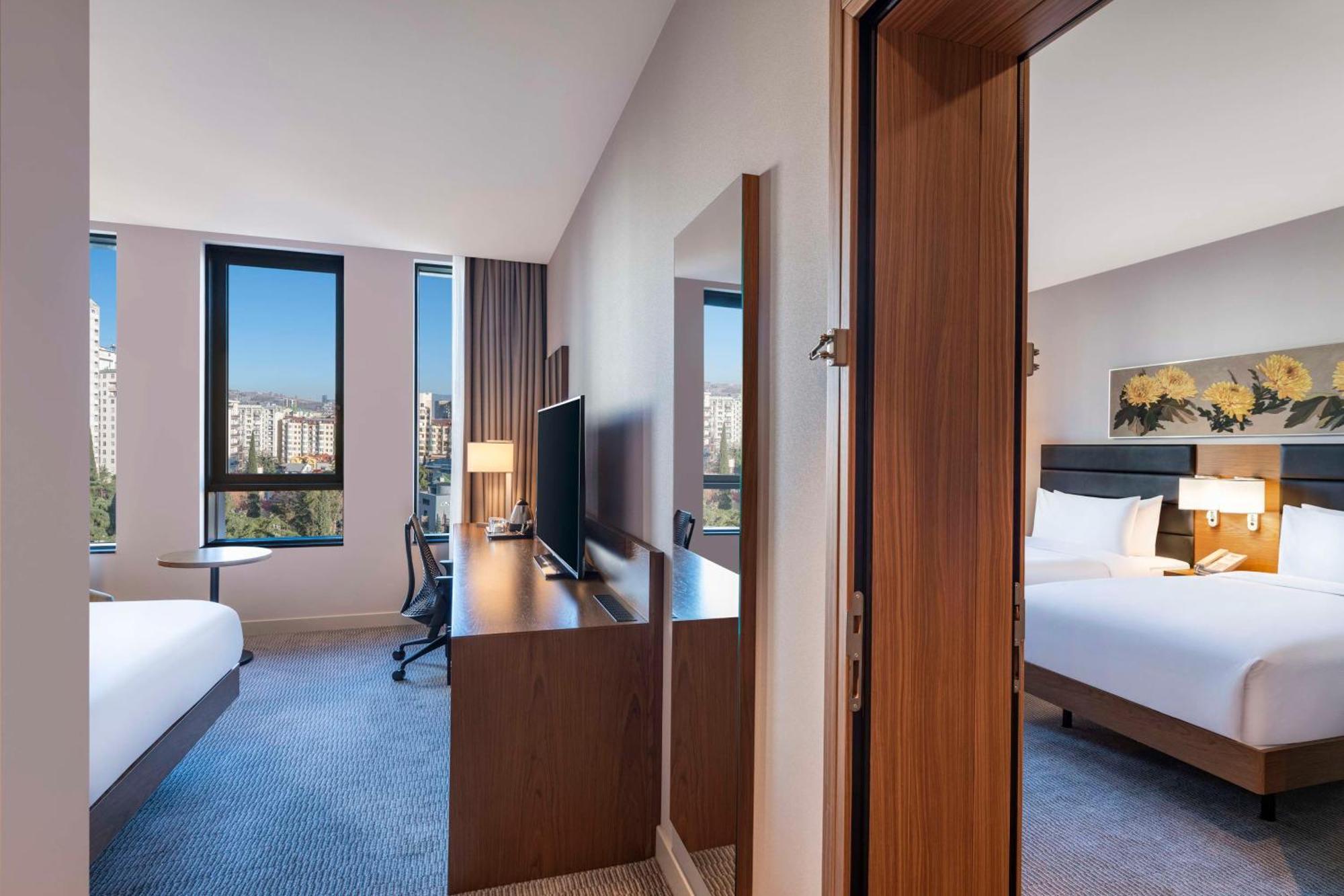 Hilton Garden Inn Tbilisi Chavchavadze Eksteriør billede
