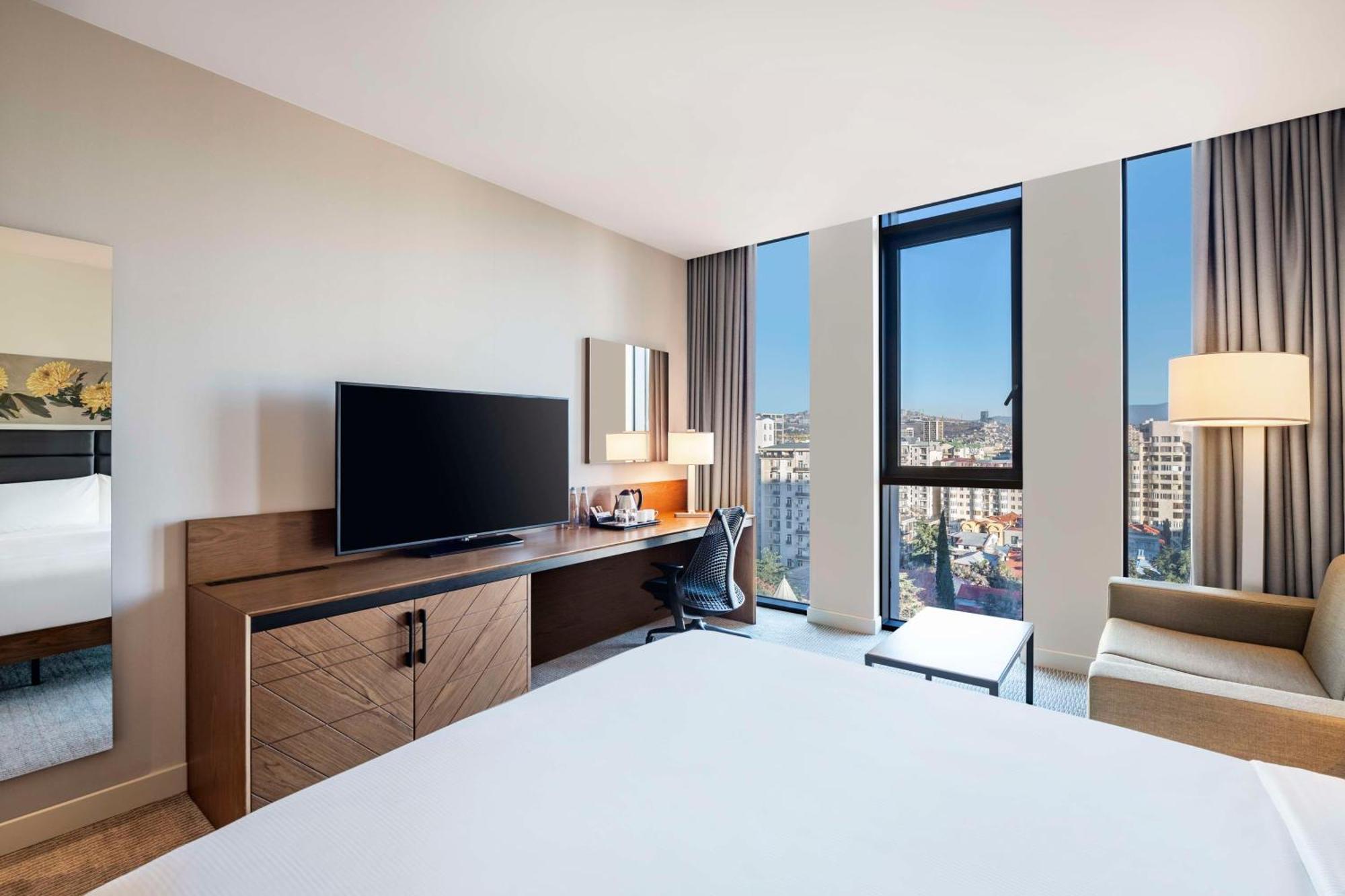 Hilton Garden Inn Tbilisi Chavchavadze Eksteriør billede