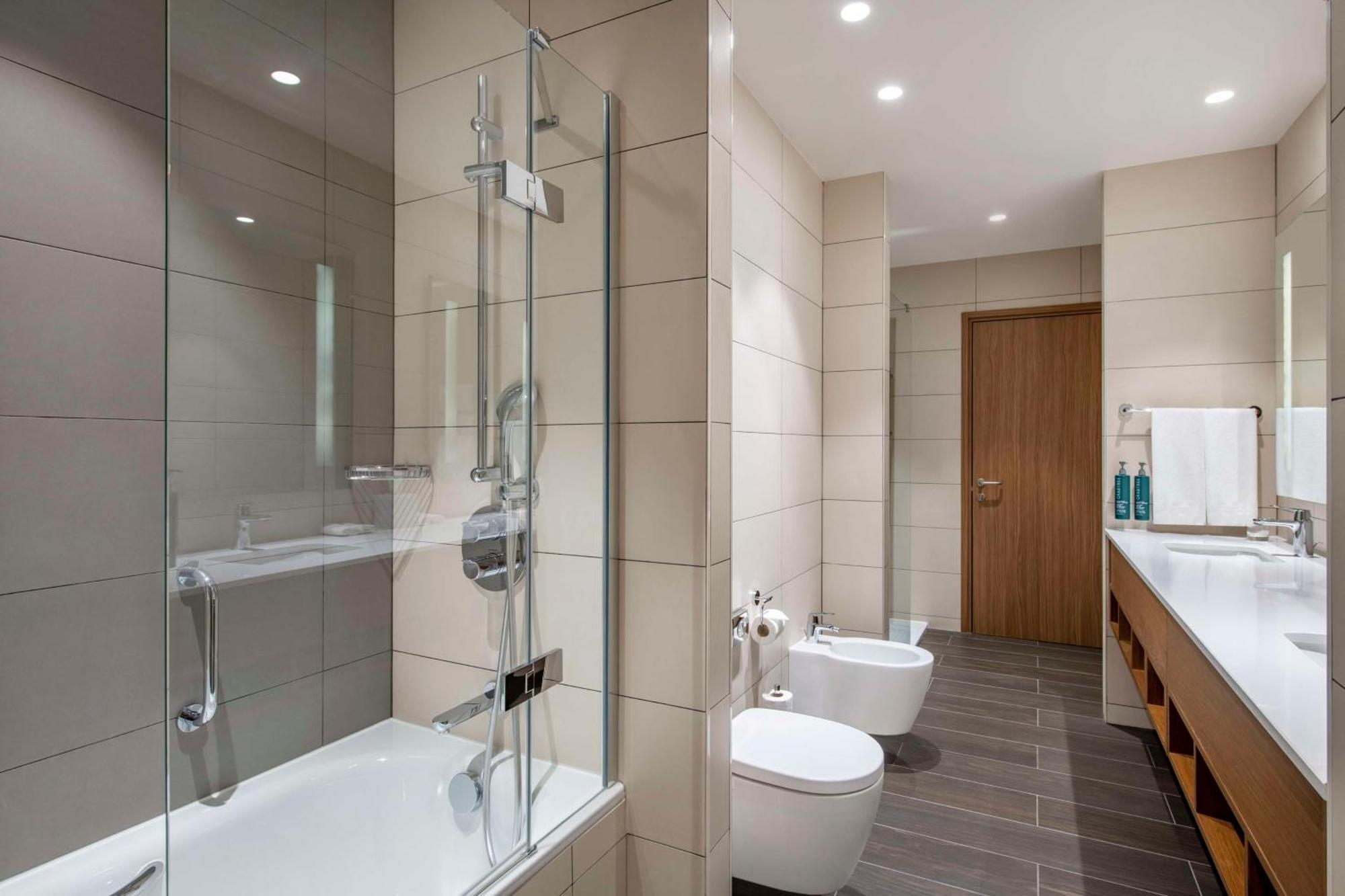 Hilton Garden Inn Tbilisi Chavchavadze Eksteriør billede