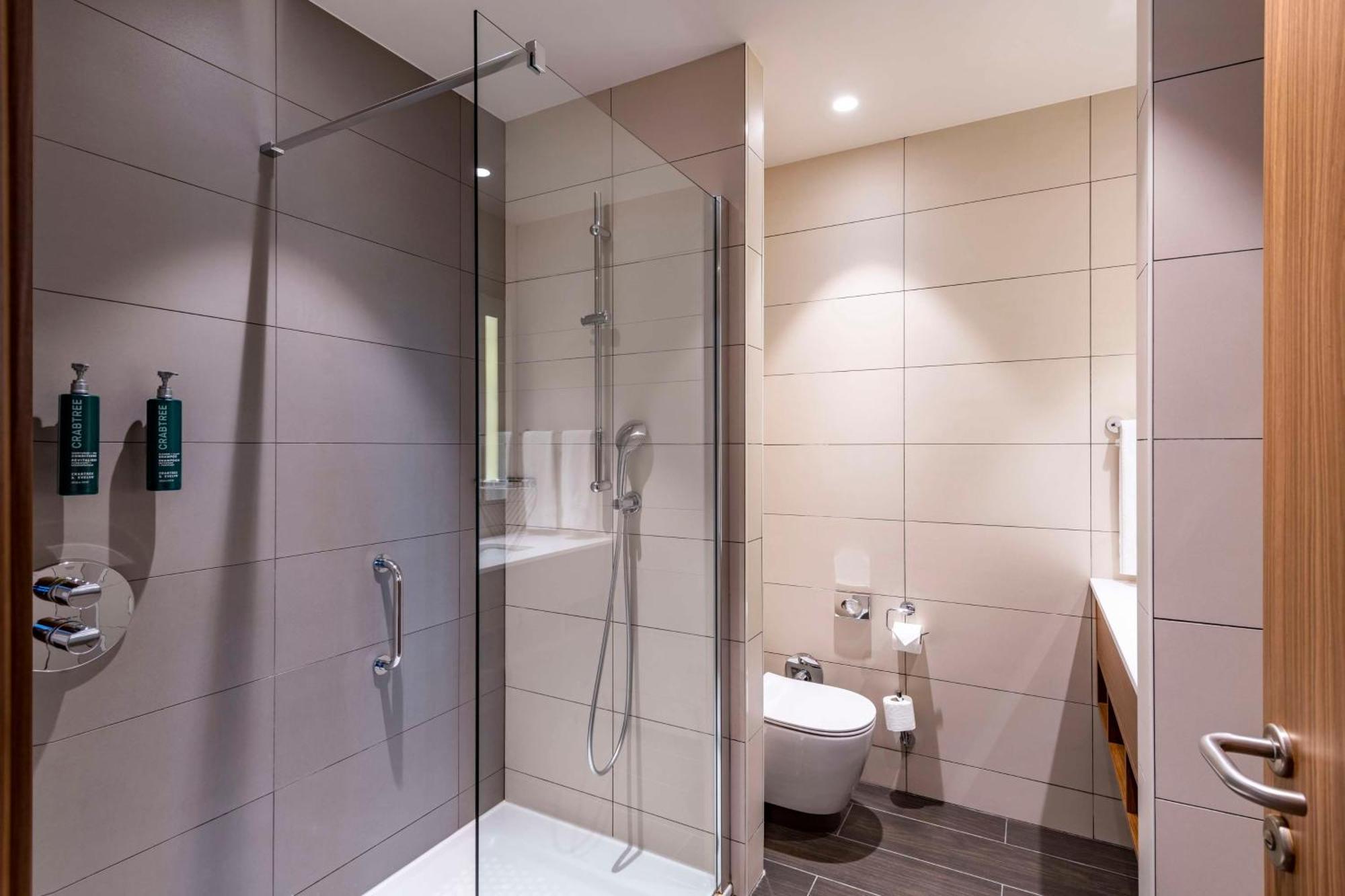 Hilton Garden Inn Tbilisi Chavchavadze Eksteriør billede