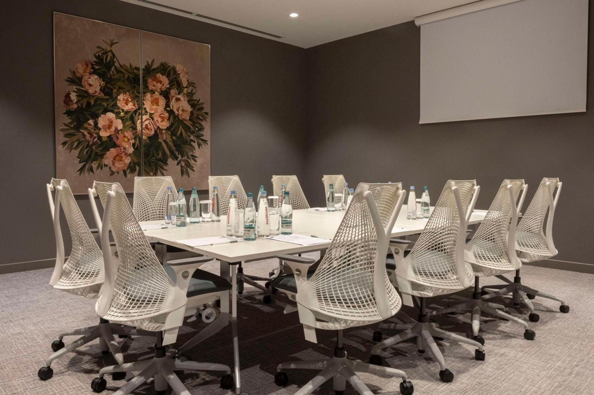 Hilton Garden Inn Tbilisi Chavchavadze Eksteriør billede